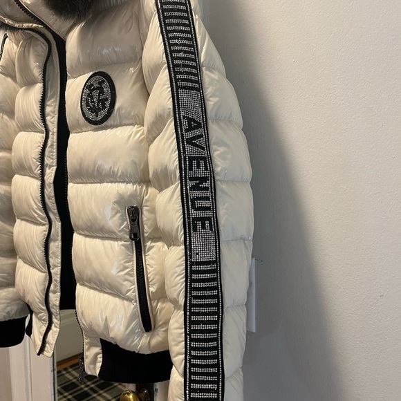 Avenue George V Paris bomber - Picture 3 of 7